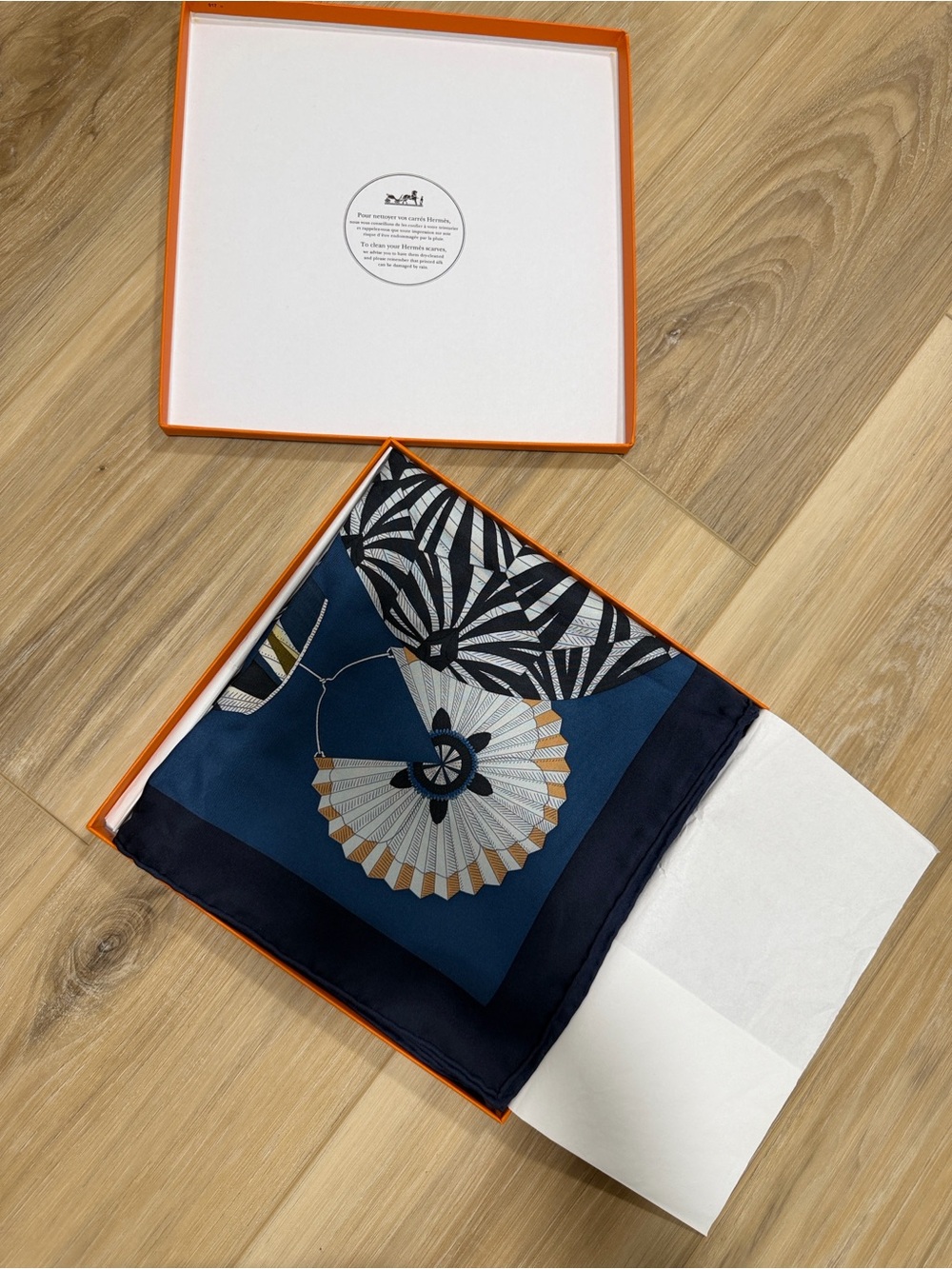 HERMES Scarf Carre 90 Lanterns Balloons - Picture 2 of 3